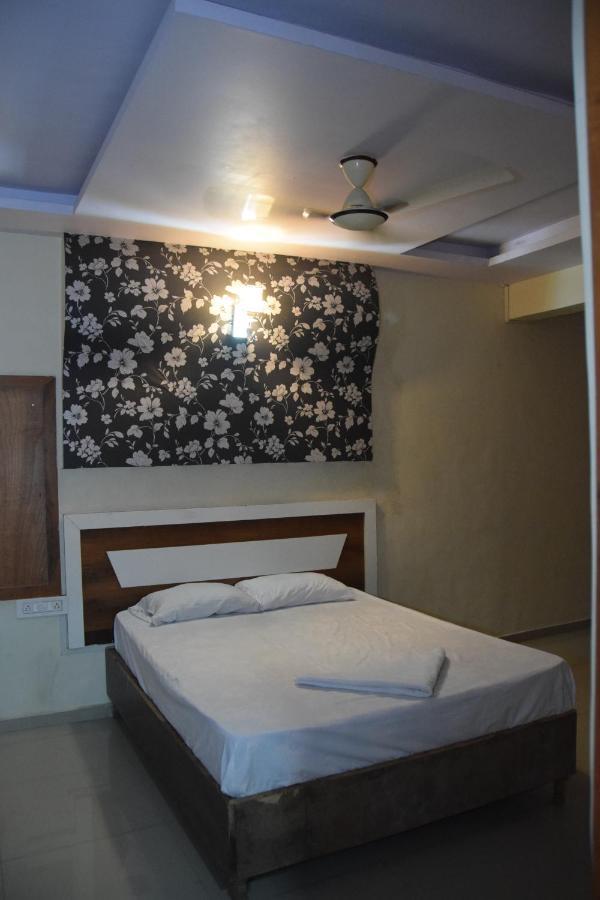 Hotel Riviera Residency Thane Exterior photo